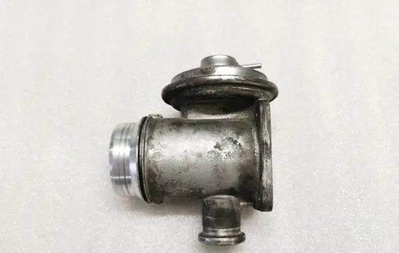 BMW X5 E53 EGR valve 7789999