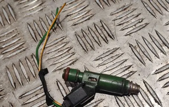 Volvo V50 Fuel injector 9470229
