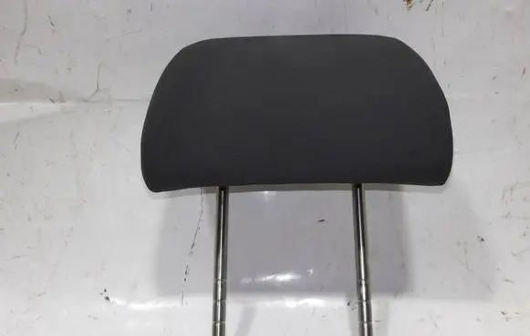 Volkswagen PASSAT B5.5 Rear seat headrest VWPB5