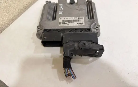 Opel Insignia A Engine control unit/module 55575349