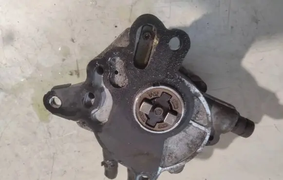 Skoda Octavia Mk2 (1Z) Vacuum pump 03G145209C 180908C