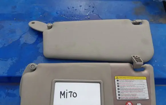 Alfa Romeo Mito Sun visor