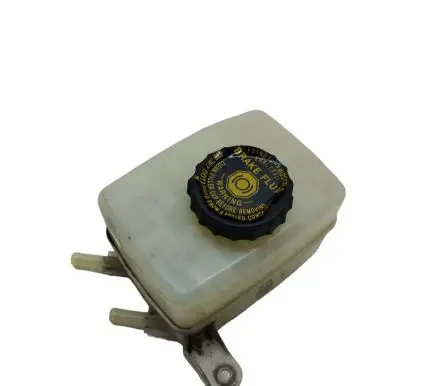 Lexus RX 330 - 350 - 400H Brake fluid reservoir 13231140500