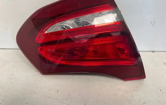 Tailgate rear/tail lights