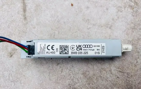 Audi S5 F5 Aerial antenna amplifier 8W8035225 52510031