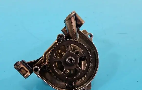 Skoda Yeti (5L) Oil pump 03F115105C IMPRK1513781