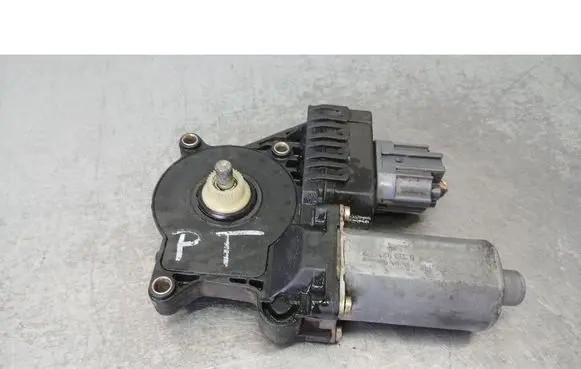 Ford Focus Rear door window regulator motor 0130821902