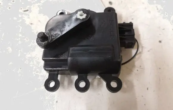 Mazda 6 Air flap motor/actuator 0902F
