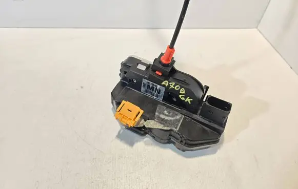 Opel Mokka X Rear door lock 13579545