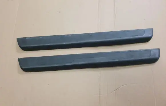 Audi Q3 F3 sill trim set (inner) 83A853373