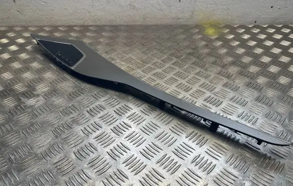 Volvo XC90 Front door trim bar 31407842