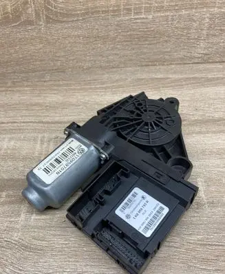 Volkswagen Touran I Front door window regulator motor 1K0959793R 1T0959701N