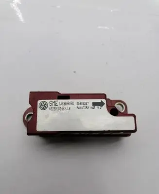 Volkswagen Golf IV Airbag deployment crash/impact sensor 1J0909606D 50980207