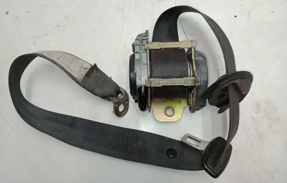 Volkswagen Jetta V Front seatbelt R4105126BWU 604003401A