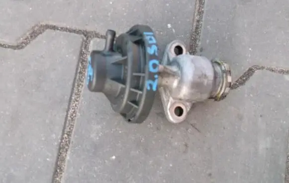 Volkswagen Caddy EGR valve 038131501AH