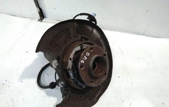 BMW X5 E70 Rear wheel hub spindle/knuckle 677098405