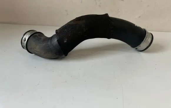 Mercedes-Benz E W211 Intercooler hose/pipe A2115280182