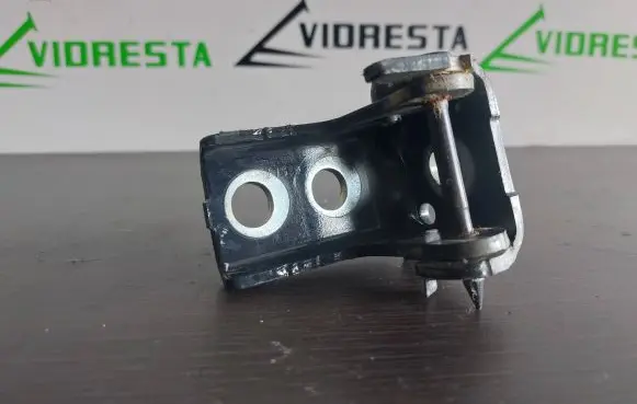 Peugeot 308 Front door upper hinge 7518