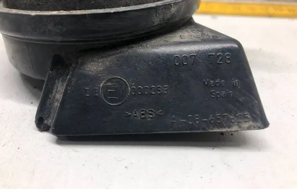 Mercedes-Benz C W203 Horn signal A28657625 E1000233