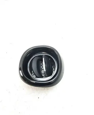 Opel Vivaro Dashboard side air vent grill/cover trim 687606325R
