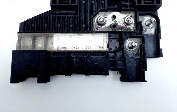 Suzuki Grand Vitara II Fuse module