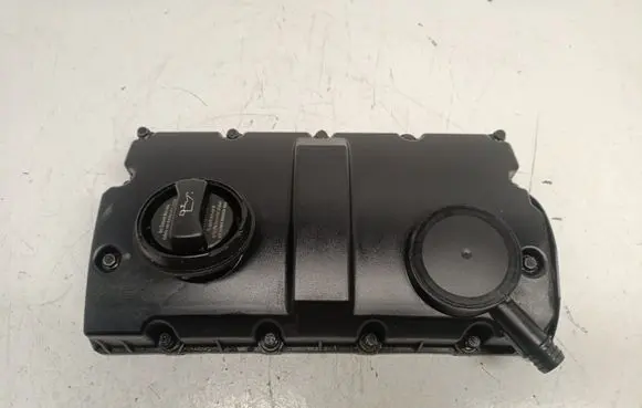 Volkswagen PASSAT B5 Rocker cam cover 038103475S