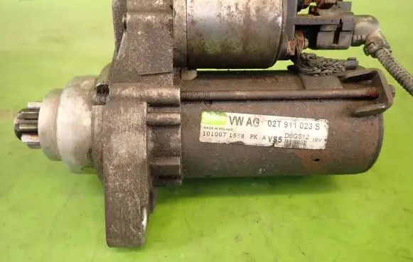 Volkswagen Golf V Starter motor 02T911023S