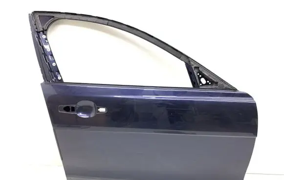 Jaguar XE Front door T4N2632