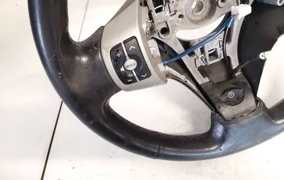 Toyota Yaris Steering wheel buttons/switches 
