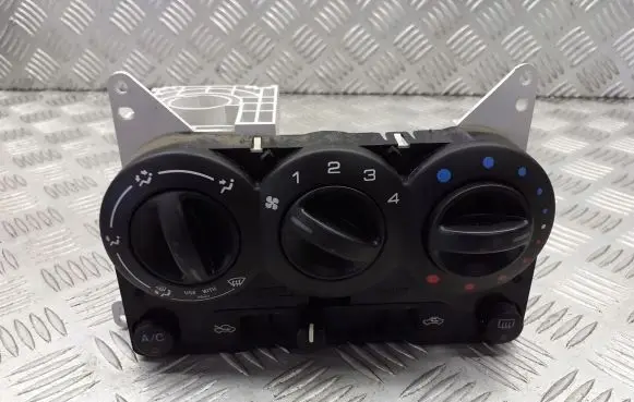 Suzuki Ignis Interior fan control switch 