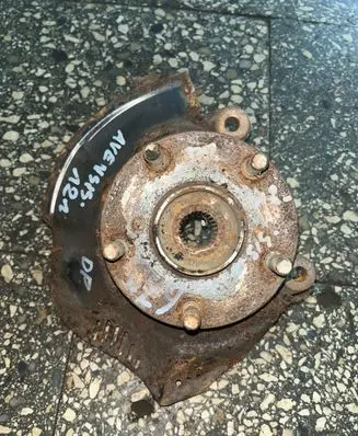 Toyota Avensis T270 Front wheel hub