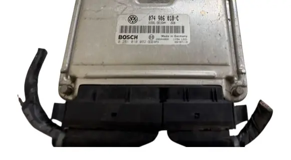 Volkswagen Transporter - Caravelle T4 Engine control unit/module 074906018C 28SA4060 0281010082