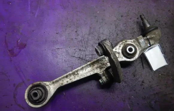 Volkswagen PASSAT B5.5 Front control arm 4B0407155