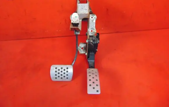 Renault Clio IV Brake pedal 180026380R