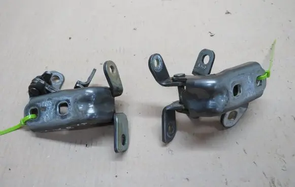 Opel Insignia B Rear door lower hinge