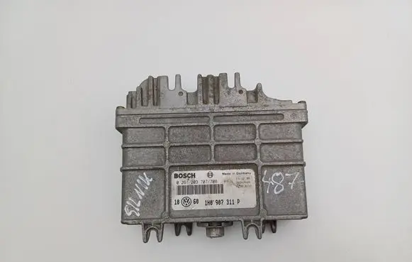 Volkswagen PASSAT B4 Engine control unit/module 1H0907311P 0261203707