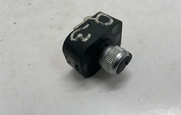 Audi Q3 8U Wing mirror switch