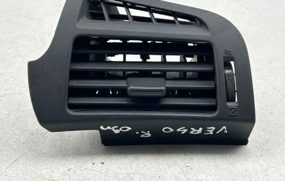 Toyota Verso Dashboard side air vent grill/cover trim 556600F030
