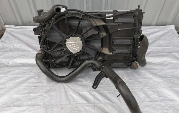 Opel Insignia B Radiator set 84020224-BAX 8208036