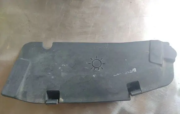 Under headlight/headlamp trim