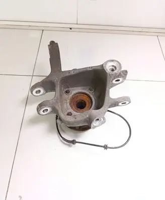 BMW 5 F10 F11 Rear wheel hub spindle/knuckle 6793769