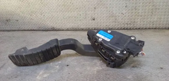Renault Laguna II Accelerator throttle pedal 8200003392