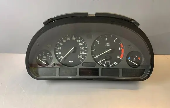 Speedometer (instrument cluster)