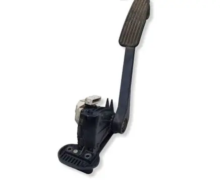 Volvo S60 Accelerator throttle pedal 30636003