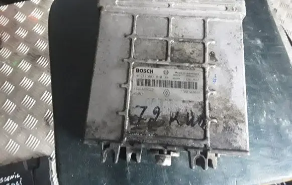 Renault Scenic I Engine control unit/module 0281001810 7700109622