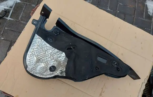 Volkswagen Touareg II Heat shield in engine bay 7P6819511B