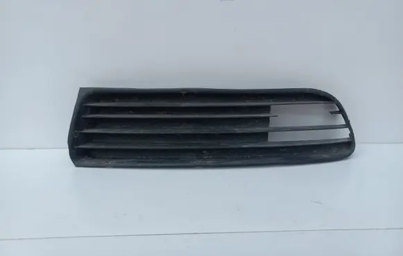 Volkswagen PASSAT B5 Front bumper lower grill