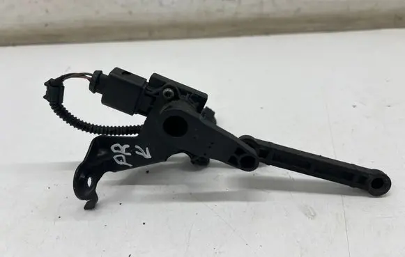Headlight/headlamp level sensor