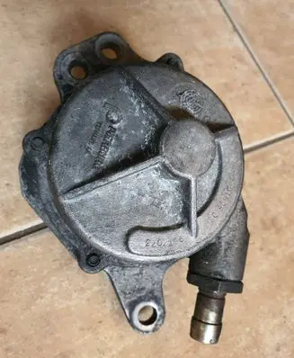 BMW 7 E38 Vacuum pump 72162503