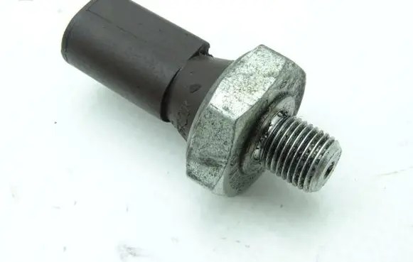 Skoda Fabia Mk2 (5J) Oil pressure sensor 038919081H